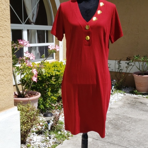 Derek Heart dress that hugs the hips gold buttons - Picture 3 of 6